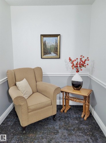 404 13450 114 Avenue, Edmonton, AB - Indoor Photo Showing Living Room