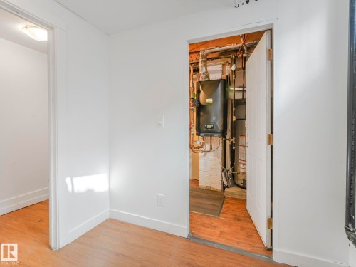 9638 106 Avenue, Edmonton, AB - Indoor Photo Showing Other Room
