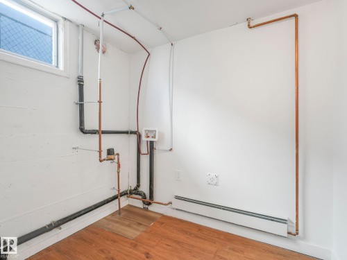 9638 106 Avenue, Edmonton, AB - Indoor Photo Showing Other Room