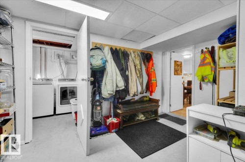 10548 40 Street, Edmonton, AB - Indoor Photo Showing Other Room