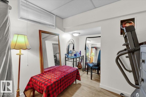 10548 40 Street, Edmonton, AB - Indoor