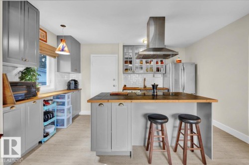 10548 40 Street, Edmonton, AB - Indoor Photo Showing Kitchen