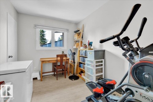 10548 40 Street, Edmonton, AB - Indoor