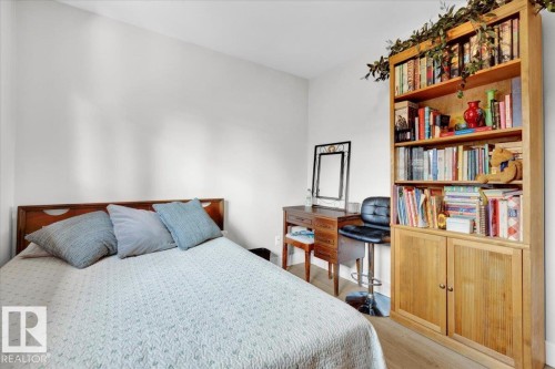 10548 40 Street, Edmonton, AB - Indoor Photo Showing Bedroom