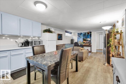 10548 40 Street, Edmonton, AB - Indoor