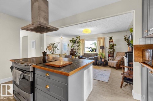 10548 40 Street, Edmonton, AB - Indoor