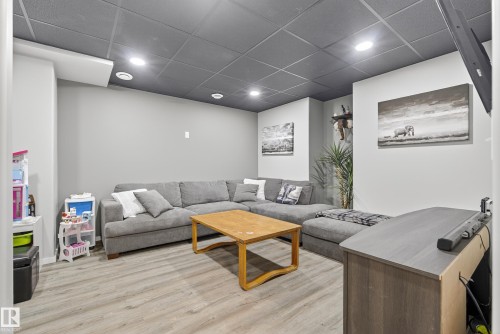 3623 13 Street, Edmonton, AB - Indoor