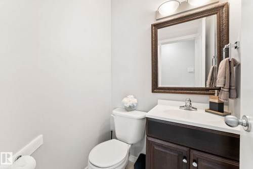 10655 181 Avenue, Edmonton, AB - Indoor Photo Showing Bathroom