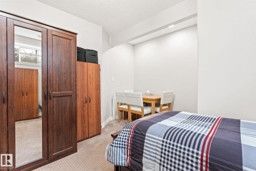 10655 181 Avenue, Edmonton, AB - Indoor Photo Showing Bedroom