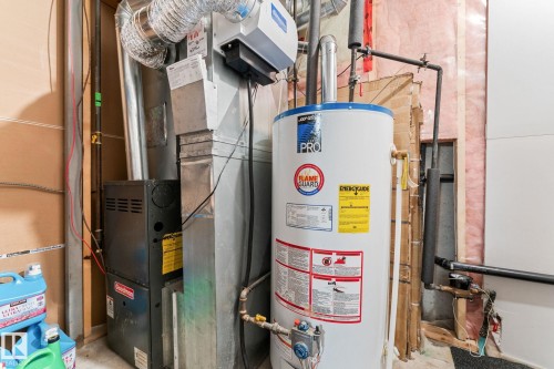 10655 181 Avenue, Edmonton, AB - Indoor Photo Showing Basement