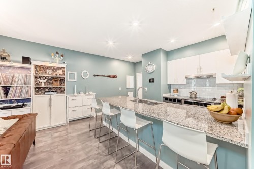 101 10126 144 Street, Edmonton, AB - Indoor Photo Showing Kitchen With Upgraded Kitchen