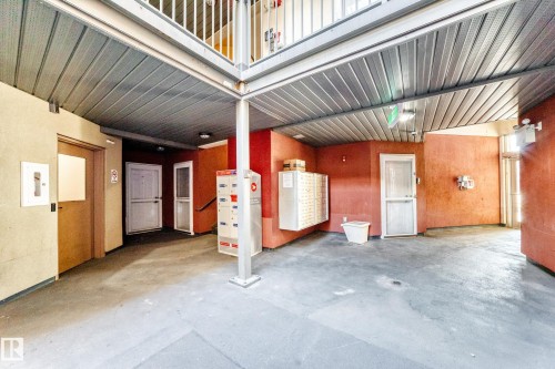 104 10118 106 Avenue, Edmonton, AB - 