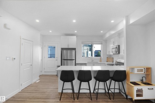 19 903 Crystallina Nera Way, Edmonton, AB - Indoor Photo Showing Kitchen With Upgraded Kitchen