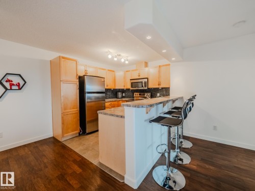 431 11603 Ellerslie Road, Edmonton, AB - Indoor Photo Showing Kitchen