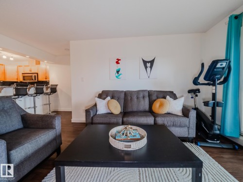 431 11603 Ellerslie Road, Edmonton, AB - Indoor Photo Showing Living Room