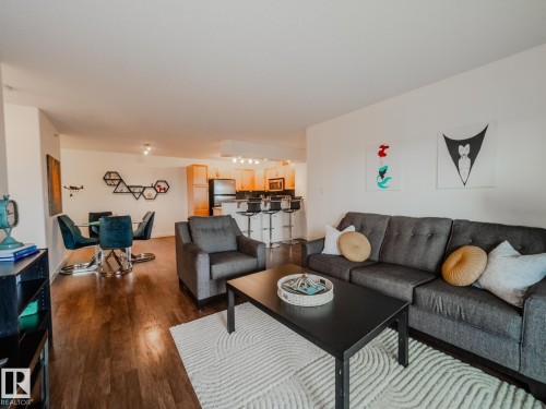 431 11603 Ellerslie Road, Edmonton, AB - Indoor Photo Showing Living Room