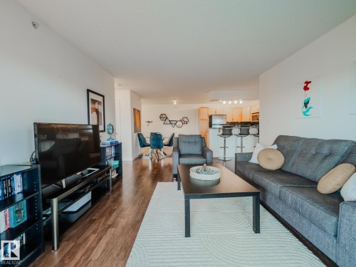 431 11603 Ellerslie Road, Edmonton, AB - Indoor Photo Showing Living Room