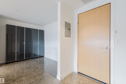 403 2504 109 Street, Edmonton, AB - Indoor Photo Showing Other Room