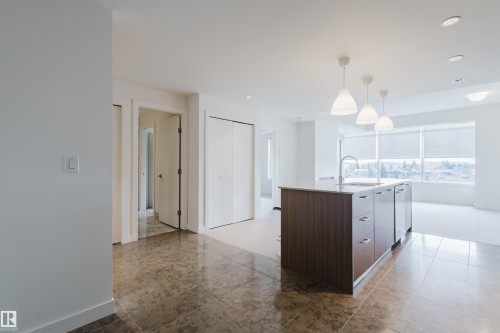 403 2504 109 Street, Edmonton, AB - Indoor