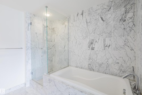 403 2504 109 Street, Edmonton, AB - Indoor Photo Showing Bathroom