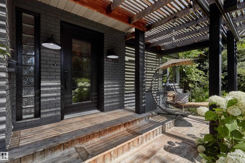 10303 Glenora Crescent, Edmonton, AB - Outdoor