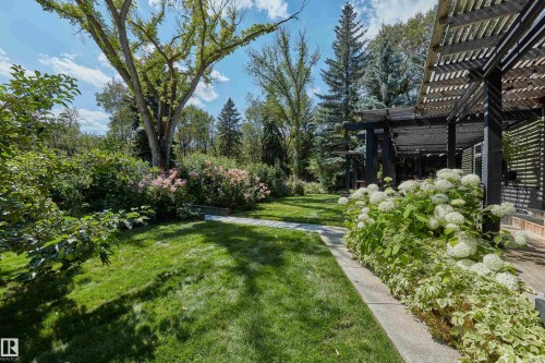 10303 Glenora Crescent, Edmonton, AB - Outdoor