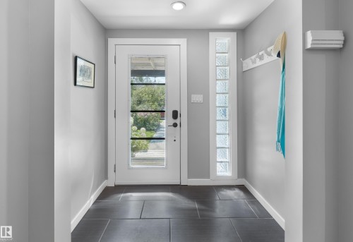 10303 Glenora Crescent, Edmonton, AB - Indoor Photo Showing Other Room