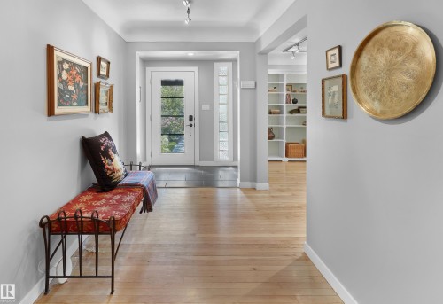 10303 Glenora Crescent, Edmonton, AB - Indoor Photo Showing Other Room