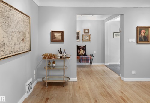 10303 Glenora Crescent, Edmonton, AB - Indoor Photo Showing Other Room