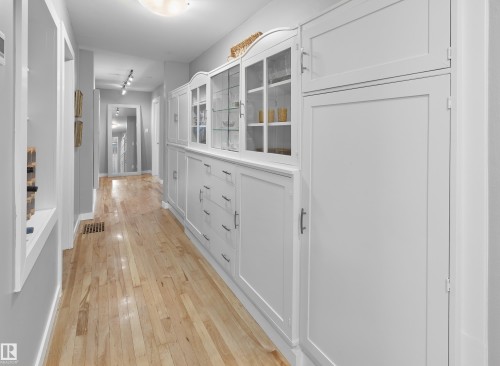 10303 Glenora Crescent, Edmonton, AB - Indoor Photo Showing Other Room