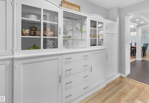 10303 Glenora Crescent, Edmonton, AB - Indoor Photo Showing Other Room