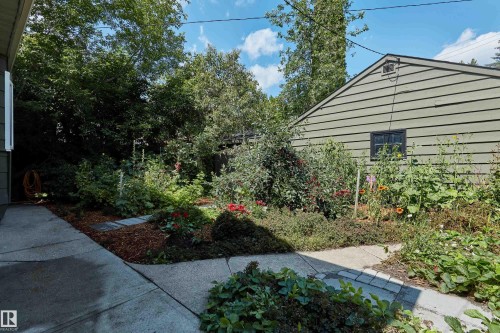 10303 Glenora Crescent, Edmonton, AB - Outdoor