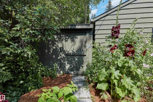 10303 Glenora Crescent, Edmonton, AB - Outdoor
