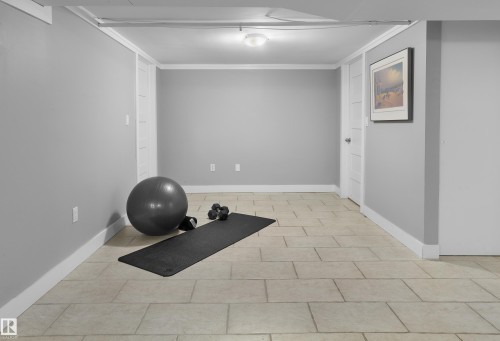 10303 Glenora Crescent, Edmonton, AB - Indoor Photo Showing Other Room