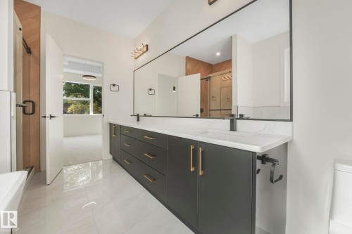 10965 129 Street, Edmonton, AB - Indoor Photo Showing Other Room