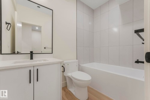 10965 129 Street, Edmonton, AB - Indoor Photo Showing Bathroom