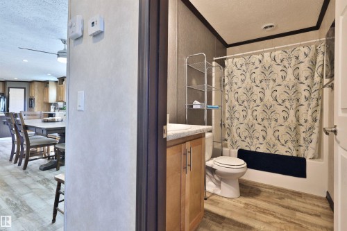 201 Glenhaven Crescent, Rural Wetaskiwin County, AB - Indoor Photo Showing Bathroom