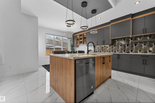 5814 Peltier Close, Beaumont, AB - Indoor Photo Showing Kitchen