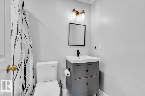 3619 27 Avenue, Edmonton, AB - Indoor Photo Showing Bathroom