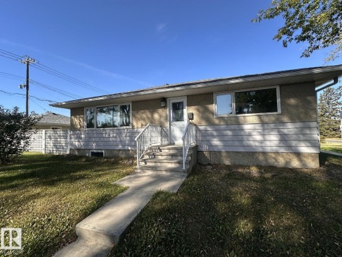 7504 77 Avenue, Edmonton, AB - Outdoor
