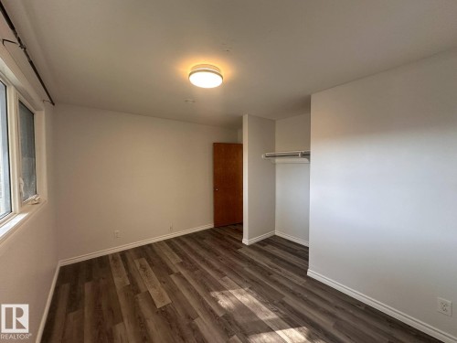 7504 77 Avenue, Edmonton, AB - Indoor Photo Showing Other Room