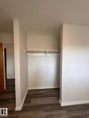 7504 77 Avenue, Edmonton, AB - Indoor