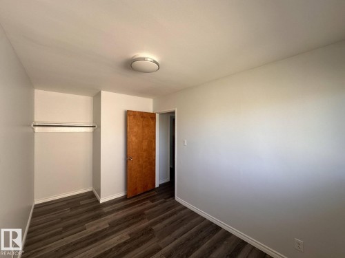 7504 77 Avenue, Edmonton, AB - Indoor Photo Showing Other Room