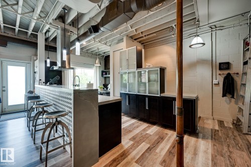 11623 105 Avenue Nw, Edmonton, AB - Indoor