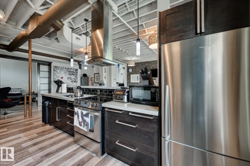11623 105 Avenue Nw, Edmonton, AB - Indoor Photo Showing Kitchen With Upgraded Kitchen