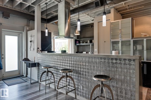 11623 105 Avenue Nw, Edmonton, AB - Indoor