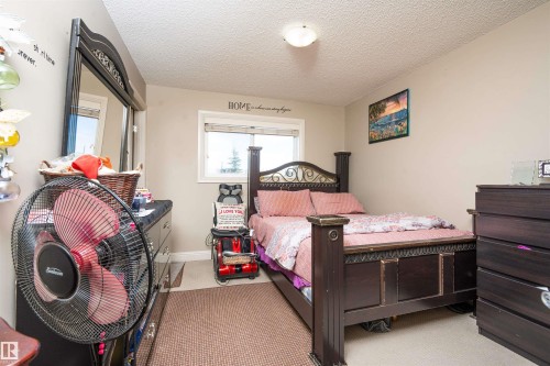 3533 11 Street, Edmonton, AB - Indoor Photo Showing Bedroom
