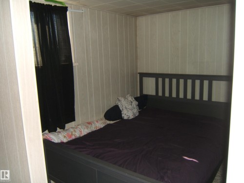 4801 47 Street, Two Hills, AB - Indoor Photo Showing Bedroom