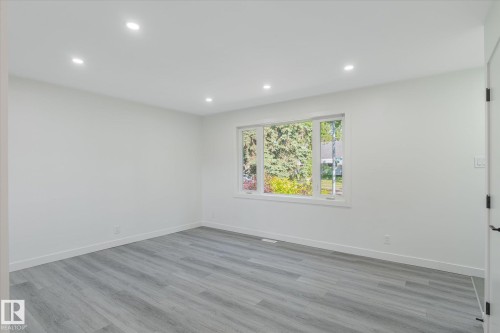 13043 Sherbrooke Avenue, Edmonton, AB - Indoor Photo Showing Other Room