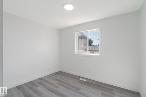 13043 Sherbrooke Avenue, Edmonton, AB - Indoor Photo Showing Other Room